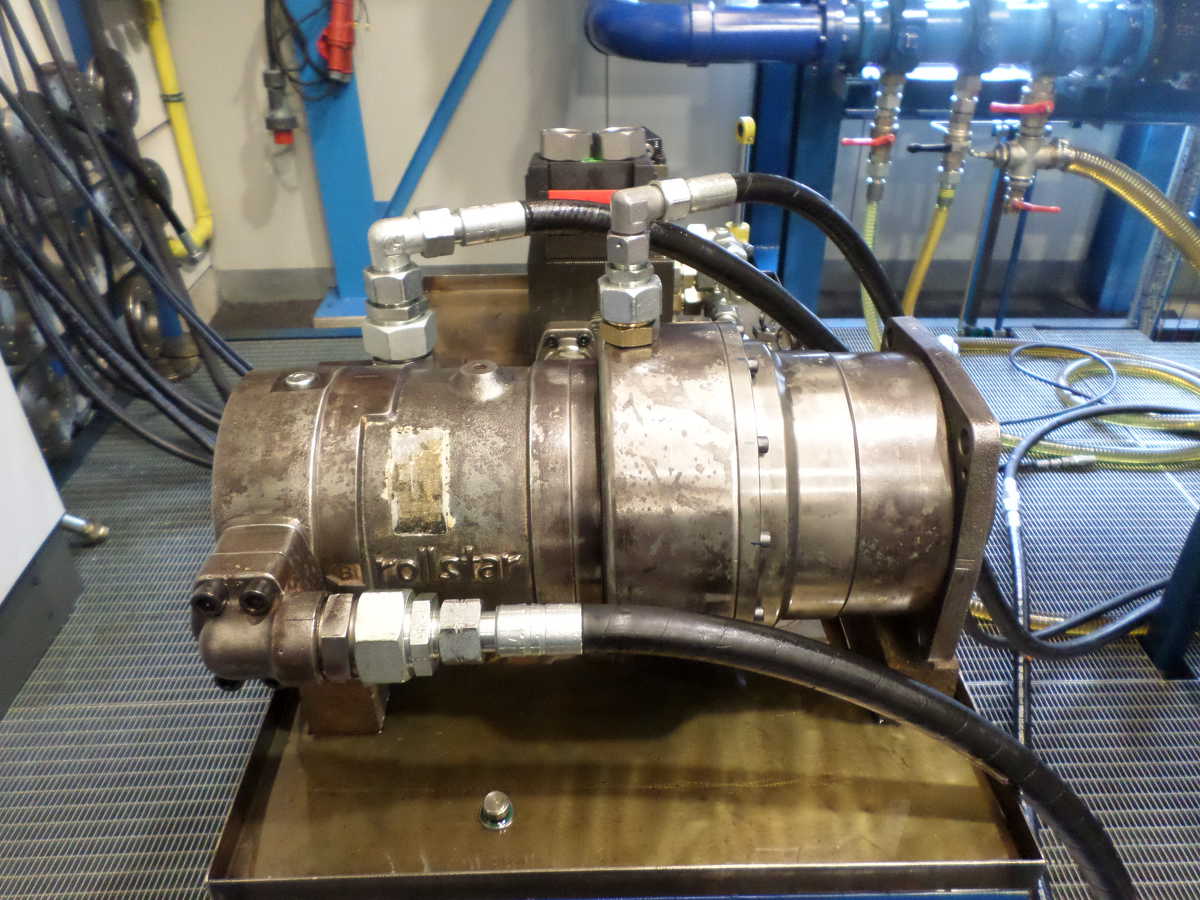 Rollstar motor AMR 160 Repair test Rollstar AMR 160 reductiekast hydraulische motor, Düsterloh, Dynapower, Calzoni, Nachi, Denison